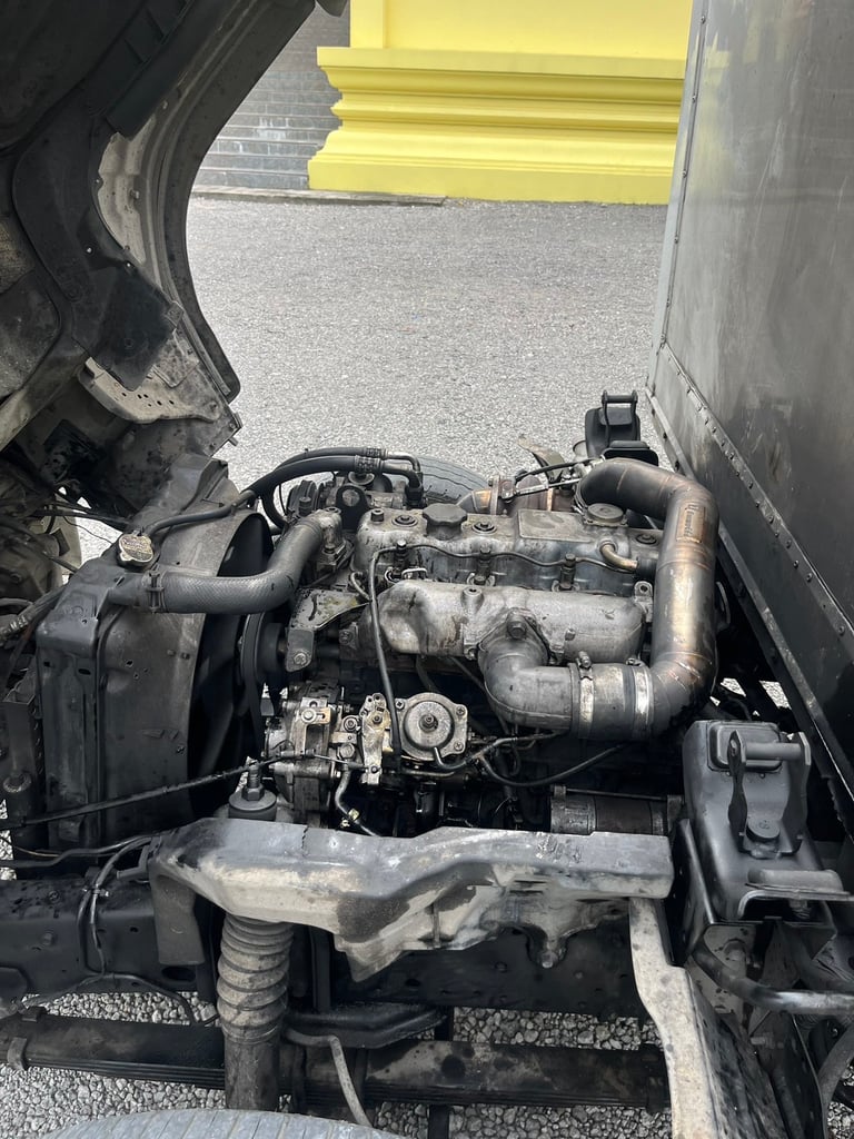 Isuzu NKR100แรง ตู้ทึบ ปี54 (เจ้าของขายเอง) 4ล้อจั้มโบ้ ตู้ยาว 3.2 เมตร Isuzu NKR100แรง ตู้ทึบ ปี54 (เจ้าของขายเอง) 4ล้อจั้มโบ้ ตู้ยาว 3.2 เมตร