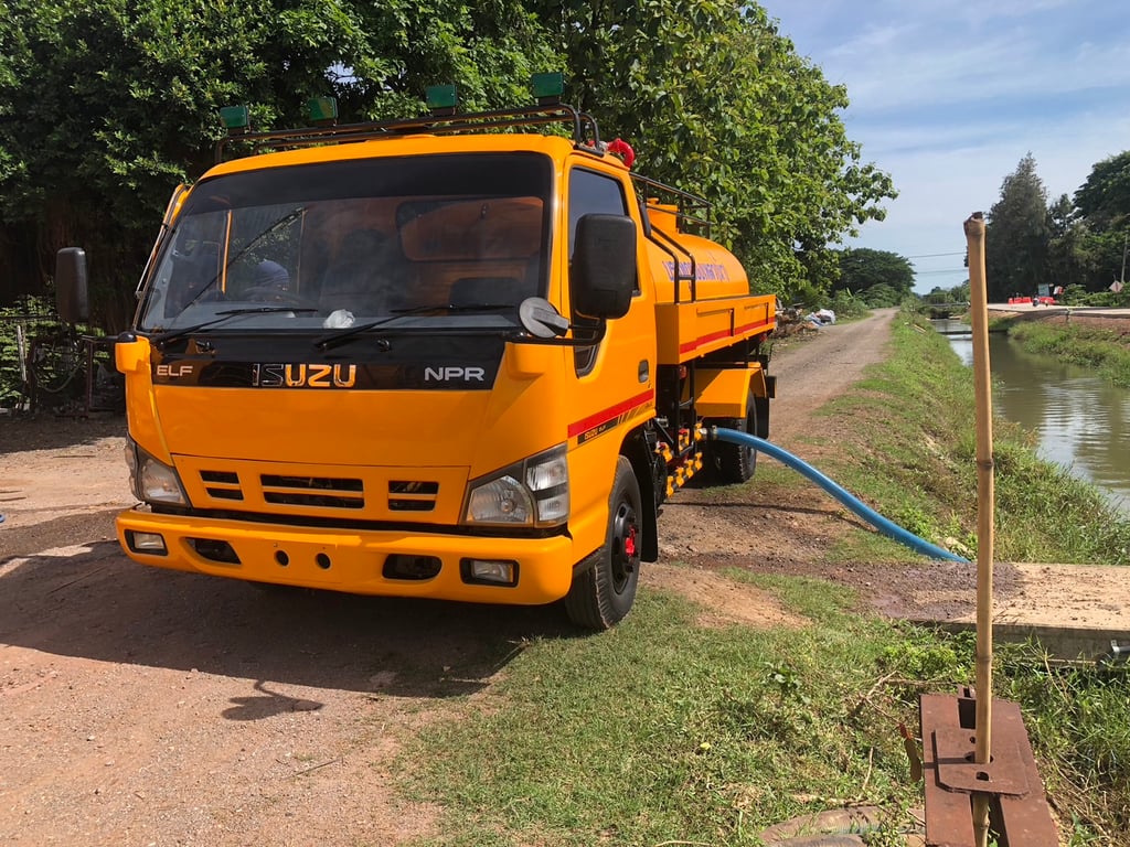 Isuzu 6ล้อ NPR130 แรง รถน้ำ 5,000 ลิตร ยูโร2 ปี 51 ราคา 490,000 บาท Isuzu 6ล้อ NPR130 แรง รถน้ำ 5,000 ลิตร ยูโร2 ปี 51 ราคา 490,000 บาท