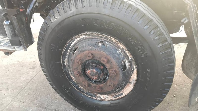 รถบรรทุกน้ำนิสสันยูดี 2เพลา 230แรง ตามสภาพ