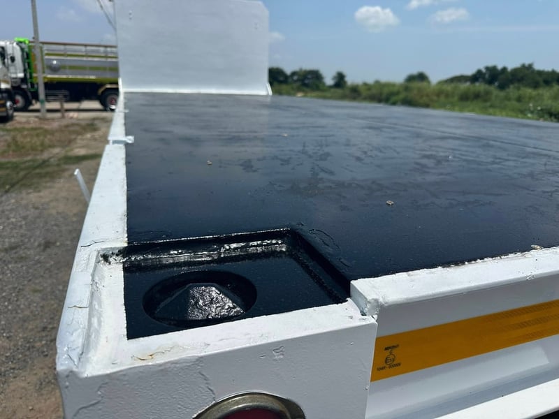 ลูกพ่วง สามเพลา สามมิตรแท้ มือเดียวออกป้ายแดง ปี 55 ราคา 270,000 บาท ลูกพ่วง สามเพลา สามมิตรแท้ มือเดียวออกป้ายแดง ปี 55 ราคา 270,000 บาท