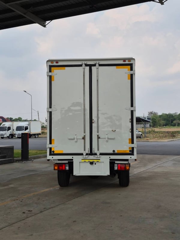 ISUZU NLR130 ปี58 ตู้แห้ง ยาว3เมตร 