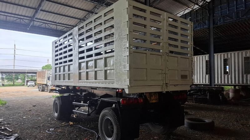 หางลูกพ่วงดั้มพ์สามมิตร 2เพลา ปี48 ราคา 180,000 บาท 