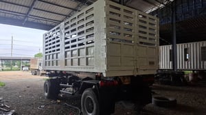 หางลูกพ่วงดั้มพ์สามมิตร 2เพลา ปี48 ราคา 180,000 บาท 