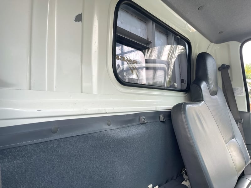  ISUZU NLR 130 แรงเทอร์โบ 4 ล้อ 2 แถวพร้อมที่นั่งรถห้างแท้ ปี 2560  