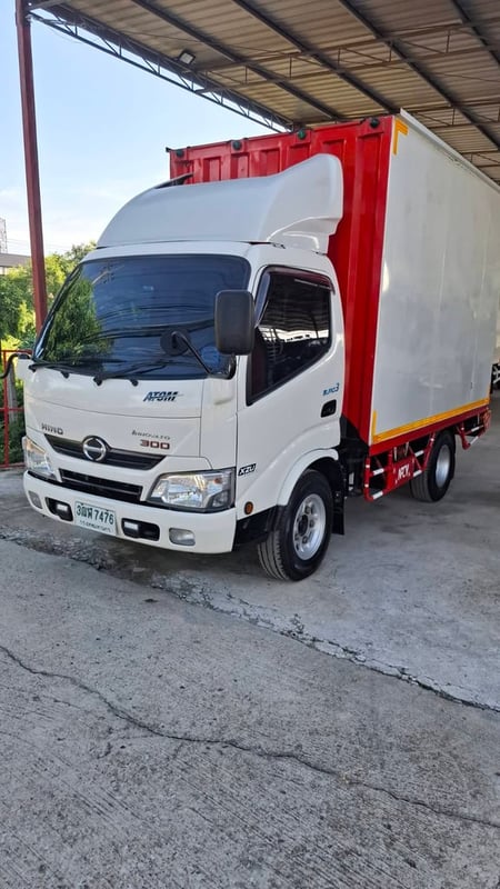Hino 136แรง ตู้ทึบ ปี 67 Hino 136แรง ตู้ทึบ ปี 67