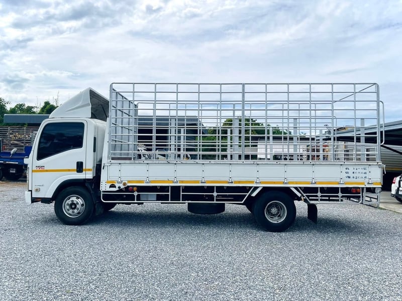 6 ล้อ ISUZU NQR 175 แรงเทอร์โบ ปี 2557 รถห้างแท้