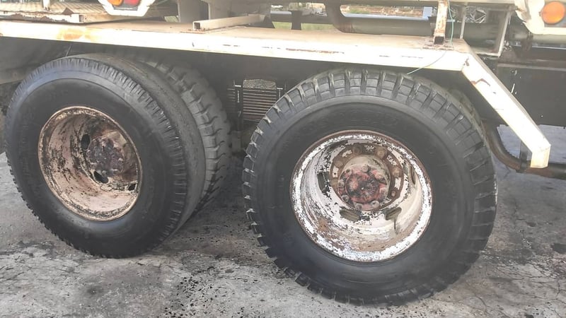 รถบรรทุกน้ำนิสสันยูดี 2เพลา 230แรง ตามสภาพ