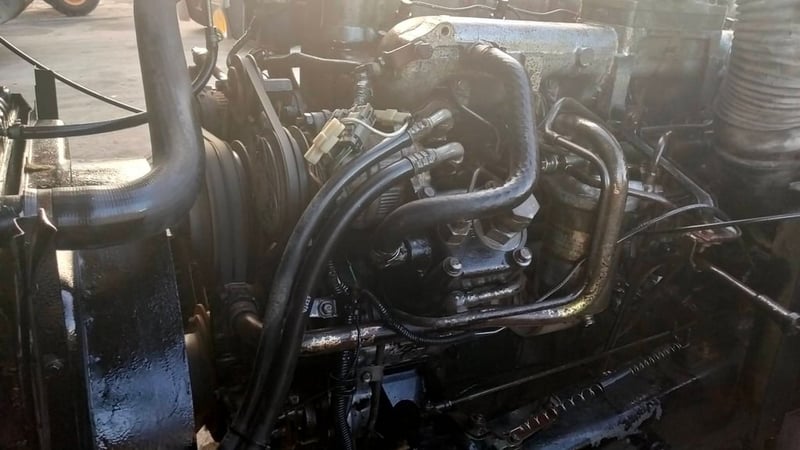 รถบรรทุกน้ำนิสสันยูดี 2เพลา 230แรง ตามสภาพ