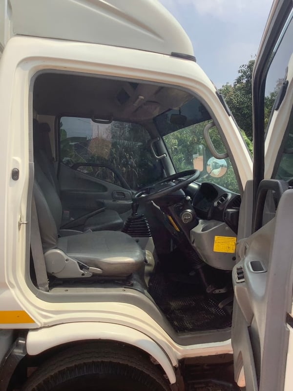 Hino 6 ล้อ คอก ดูโท้150แรง ยูโร3 ปี 55 Hino 6 ล้อ คอก ดูโท้150แรง ยูโร3 ปี 55