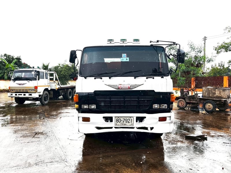Hino 270 แรง โม่ปูน ปี 48 Hino 270 แรง โม่ปูน ปี 48