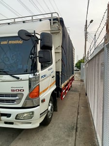 6 ล้อ Hino 175แรง คอก  