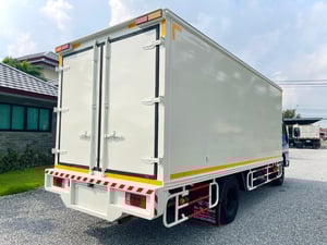 6 ล้อตู้แห้ง ISUZU NQR ปี 2547 เครื่อง 150