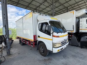 HINO XZU 136 ปี 53 ตู้2บาน 