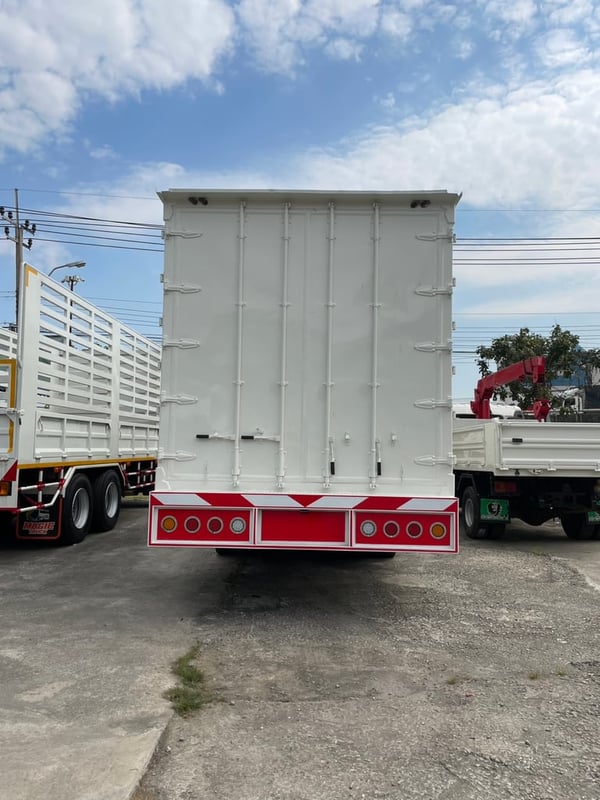 6 ล้อ FTR240 ปี 60 ตู้ทึบ 10 บาน  