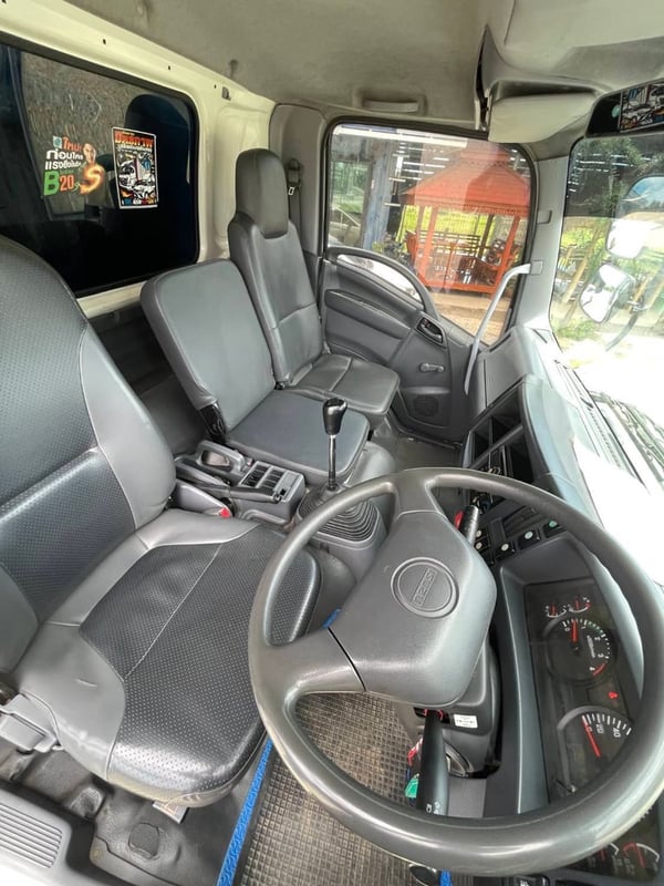 6ล้อ ISUZUรุ่นFRR210 ปี60 ยาว6.5เมตร กะบะปีเนียม  