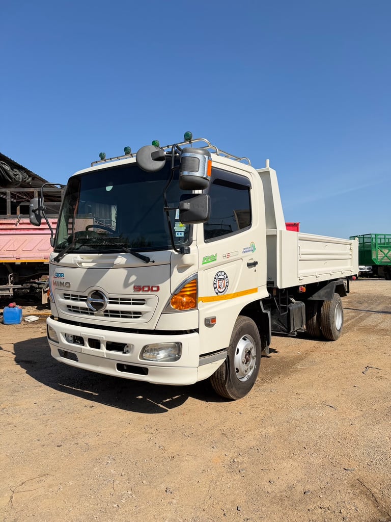 Hino 6 ล้อ 175 แรง ดั้มพ์ 3คิว 