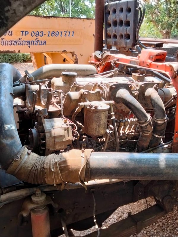 หัวลาก HINO 2 เพลา 285 แรง เทอร์โบ  6 เกียร์  หัว M6 ลงเล่มแล้ว ทะเบียน ม.79 