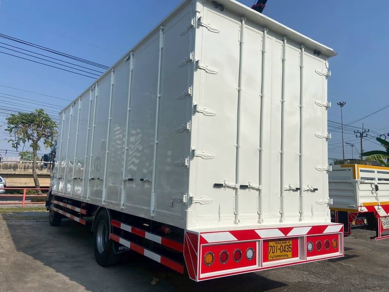 6 ล้อ FTR240 ปี 60 ตู้ทึบ 10 บาน  