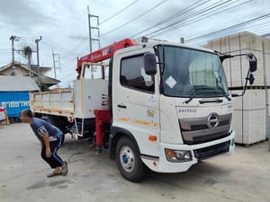 รถเครน HINO FC 155 ปี 63 กระบะดั้ม  ราคา 990,000 บาท 