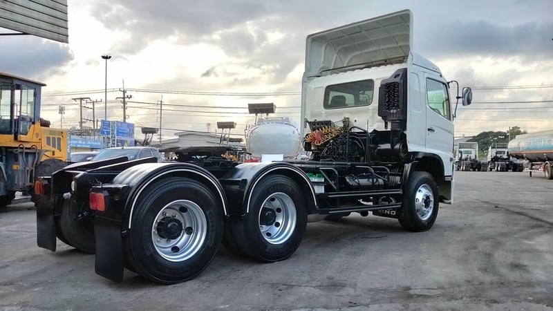 หัวลากฮีโน่เมก้า ซีรี่ย์ 500 FM2P 380แรง ปี 2557 หัวลากฮีโน่เมก้า ซีรี่ย์ 500 FM2P 380แรง ปี 2557