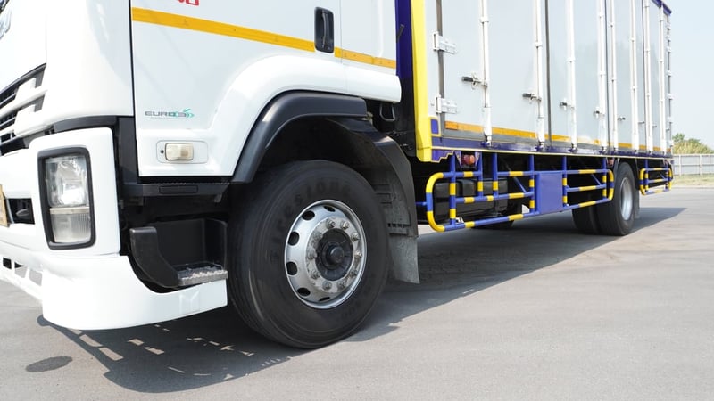 Isuzu FTR240 ปี65 ตู้ 10 บาน ยาว 7.6 ม.