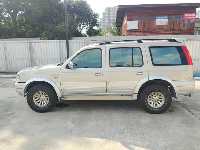 FORD EVEREST 2.5 ดีเซล เกียร์ออโต้ ปี47