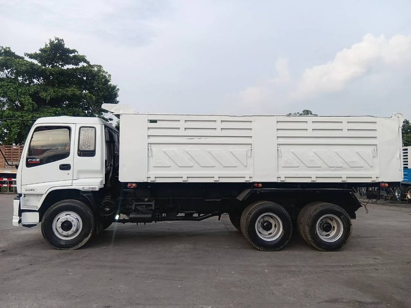 ขายสิบล้อดั้ม อีซูซุ เดก้า 320แรง ปี 2550 รุ่น Max โหลด  ปั้มสามมิตร 