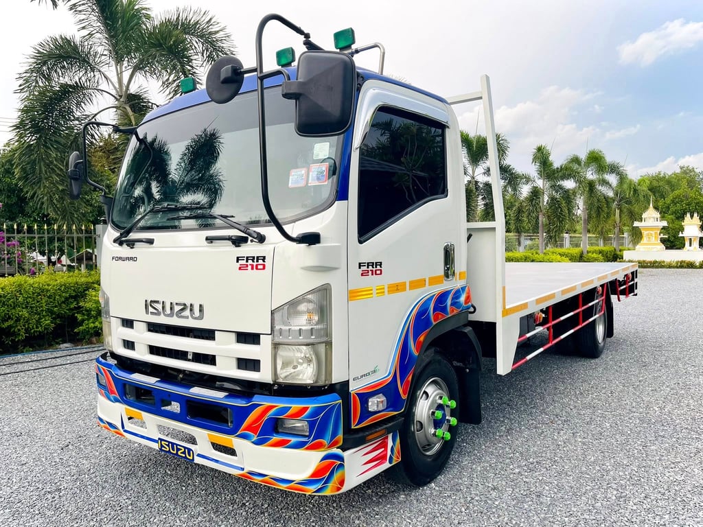 6 ล้อ ISUZU FRR 210 แรงเทอร์โบ ปี 2554 ยาว 5.60 กว้าง 2.45 เมตร 6 ล้อ ISUZU FRR 210 แรงเทอร์โบ ปี 2554 ยาว 5.60 กว้าง 2.45 เมตร