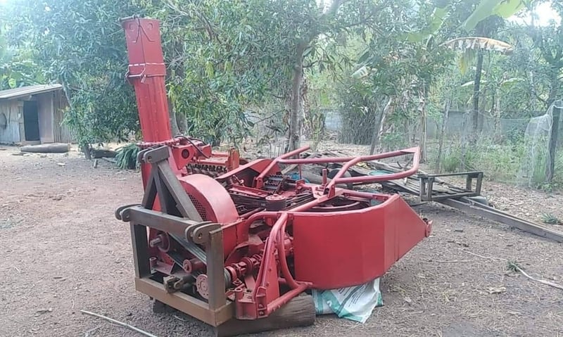 เครื่องสับย่อยหญ้าเนเปียร์เเละข้าวโพด เครื่องสับย่อยหญ้าเนเปียร์เเละข้าวโพด