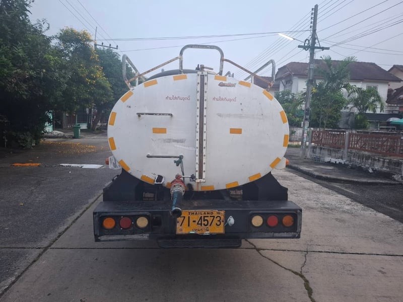 Isuzu 6 ล้อ ISUZU NMR 130 รถดูดสิ่งปฎิกูล (เจ้าของขายเอง)