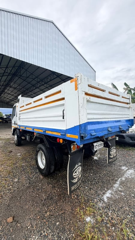 Isuzu 6 ล้อ  NPR150 แรง ปี 57 