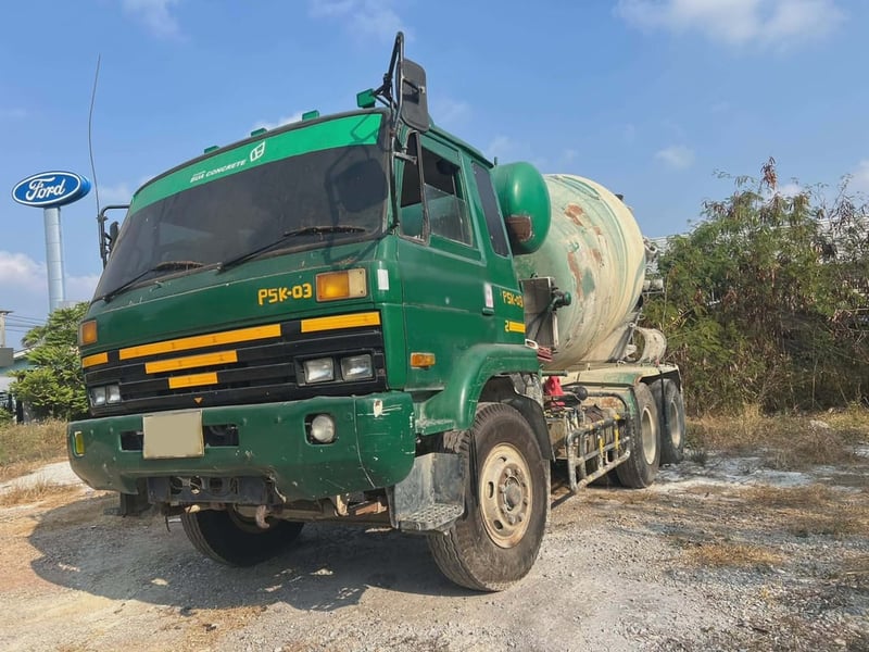 Nissan UD โม่ปูน 7 คิวปีเก่า ขายตามสภาพ