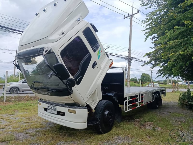 Isuzu 6 ล้อ พื้นเรียบ ปี 45 ยาว 7.2ม.