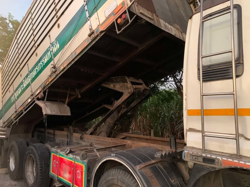 ISUZU deca 270 รถบรรทุก 12ล้อ ดั้มพ์แม่-ลูก ปี2004