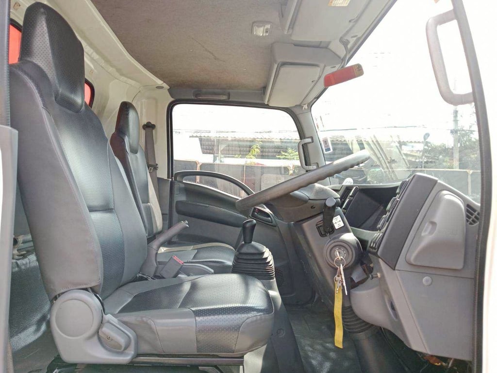 Isuzu NQR 175แรง ปี65 ตู้ยาว 5.60 เมตร 
