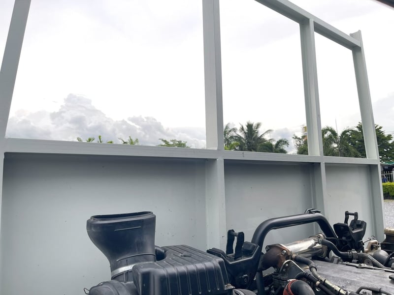 6 ล้อ ISUZU FRR 210 แรงเทอร์โบ ปี 2554 ยาว 5.60 กว้าง 2.45 เมตร 