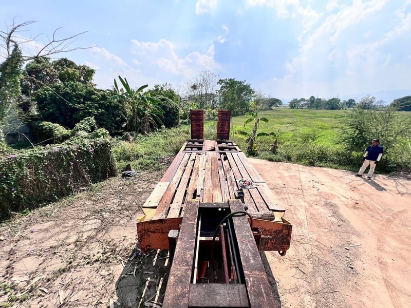 HINO หัวลาก 2 เพลา หัวพร้อมหาง เครื่อง EP100 เทอร์โบ 285 แรง หาง 2 คาน บันไดไฮดรอริก มีเล่ม HINO หัวลาก 2 เพลา หัวพร้อมหาง เครื่อง EP100 เทอร์โบ 285 แรง หาง 2 คาน บันไดไฮดรอริก มีเล่ม