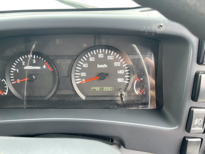  ISUZU NLR 130 แรงเทอร์โบ 4 ล้อ 2 แถวพร้อมที่นั่งรถห้างแท้ ปี 2560  