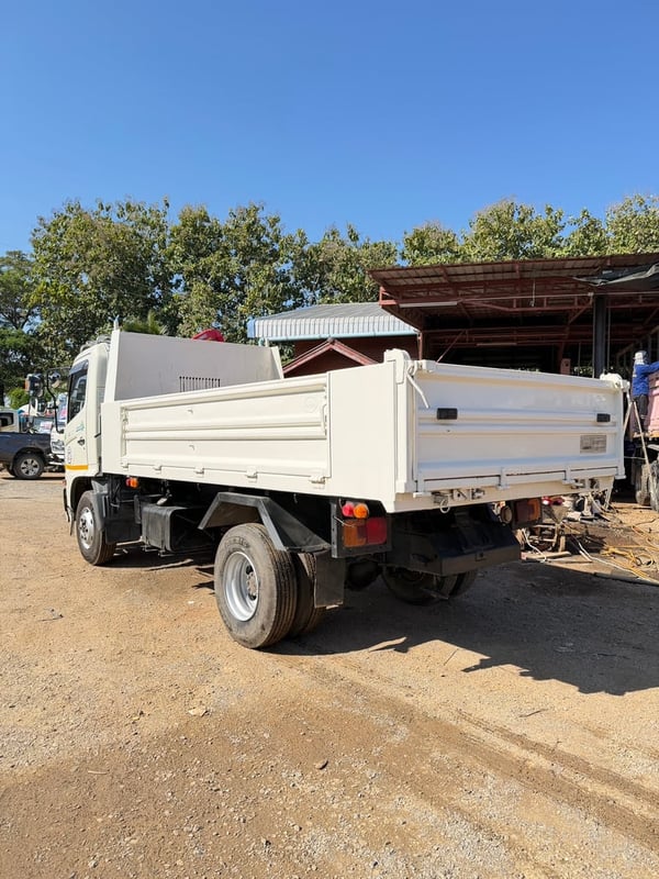 Hino 6 ล้อ 175 แรง ดั้มพ์ 3คิว Hino 6 ล้อ 175 แรง ดั้มพ์ 3คิว