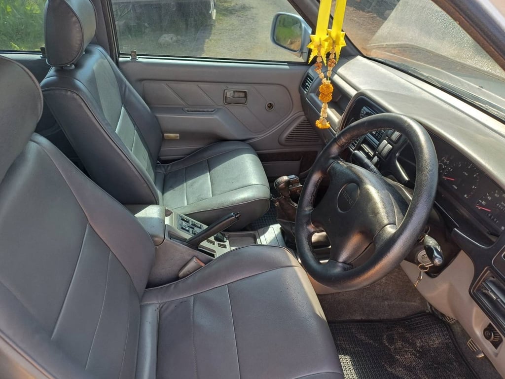 Isuzu Dragon 4 ประตู เครื่อง 2.5 ปี45 Isuzu Dragon 4 ประตู เครื่อง 2.5 ปี45