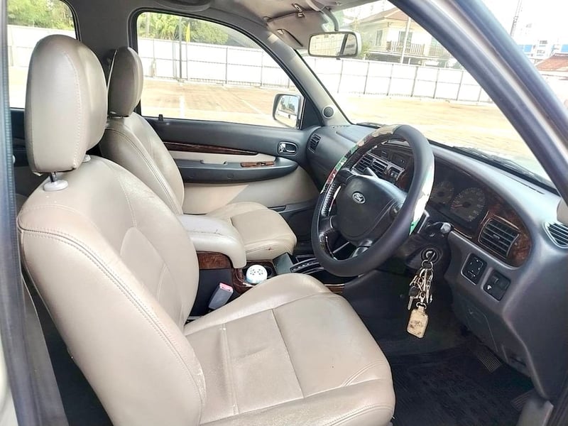 FORD EVEREST 2.5 ดีเซล เกียร์ออโต้ ปี47