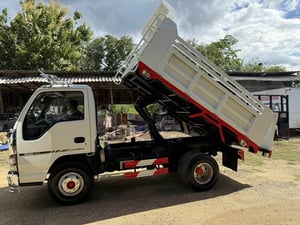 ISUZU NKR 100แรงเทอร์โบ ปี50 ดัมพ์3คิว ยาว3.18 กว้าง1.90 ISUZU NKR 100แรงเทอร์โบ ปี50 ดัมพ์3คิว ยาว3.18 กว้าง1.90