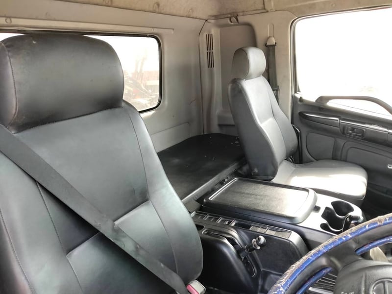 HINO เมก้าซีรี่ย์ 500 เครื่อง 380แรงม้า รถบรรทุก 10ล้อ หัวลาก เฉพาะหัว HINO เมก้าซีรี่ย์ 500 เครื่อง 380แรงม้า รถบรรทุก 10ล้อ หัวลาก เฉพาะหัว