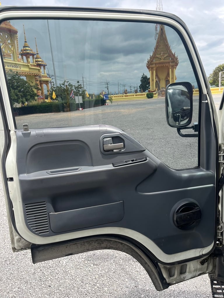 Isuzu NKR100แรง ตู้ทึบ ปี54 (เจ้าของขายเอง) 4ล้อจั้มโบ้ ตู้ยาว 3.2 เมตร Isuzu NKR100แรง ตู้ทึบ ปี54 (เจ้าของขายเอง) 4ล้อจั้มโบ้ ตู้ยาว 3.2 เมตร