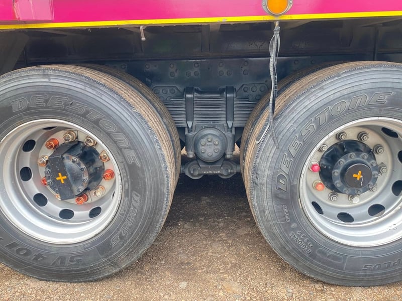 Isuzu FVM 240 เเรง  เพลาเดียว 7.8เมตรปี 61 ราคา 1,300,000 บาท 