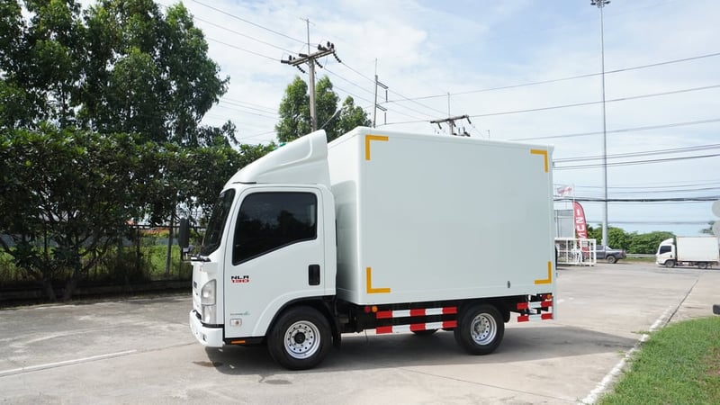 ISUZU NLR130 ปี57 ตู้ทึบ