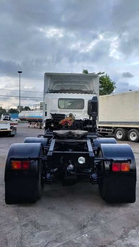 หัวลากฮีโน่เมก้า ซีรี่ย์ 500 FM2P 380แรง ปี 2557 หัวลากฮีโน่เมก้า ซีรี่ย์ 500 FM2P 380แรง ปี 2557