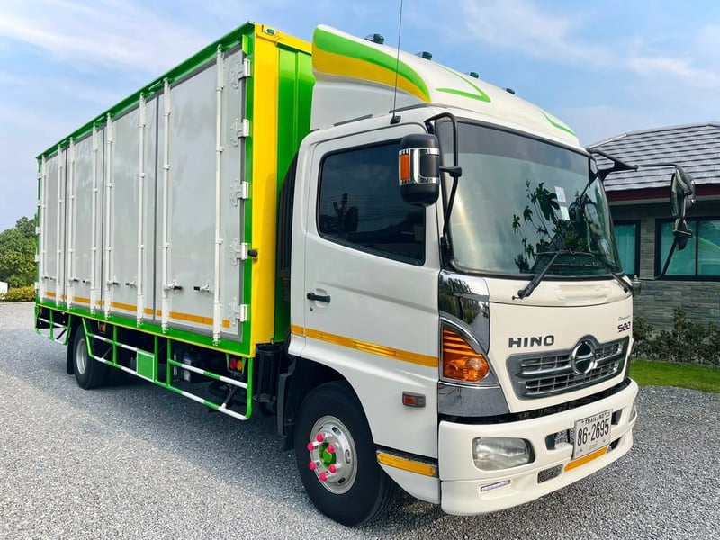 6 ล้อ HINO MEGA FC9JJ 175 แรง ตู้ 10 บาน ปี 2559 6 ล้อ HINO MEGA FC9JJ 175 แรง ตู้ 10 บาน ปี 2559