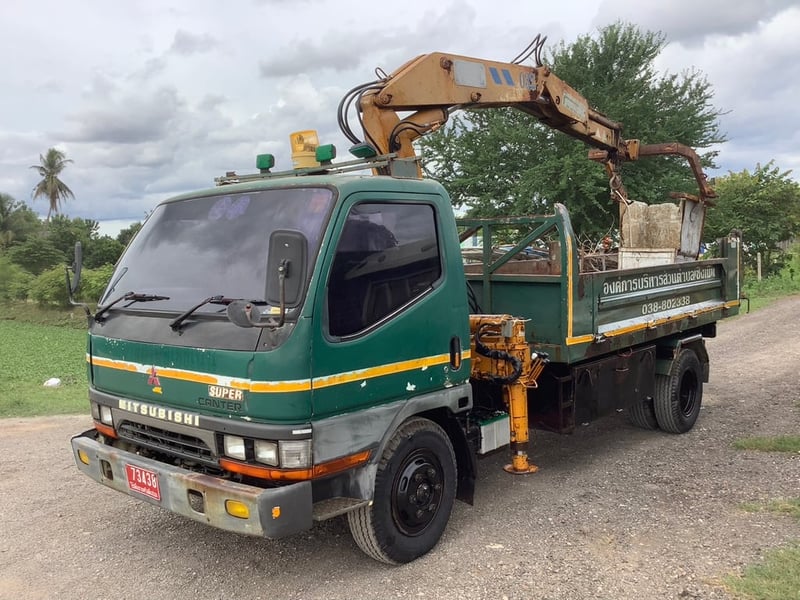 มิตซู 6 ล้อดั้ม 130 แรง กระเช้า ยูโร2 ปี 45  ราคา 290,000 บาทบาท 