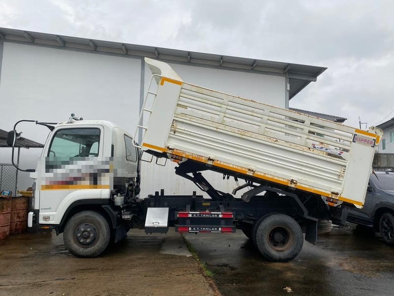 6 ล้อ FRR210 ปี 65 รถดั้มพ์ 